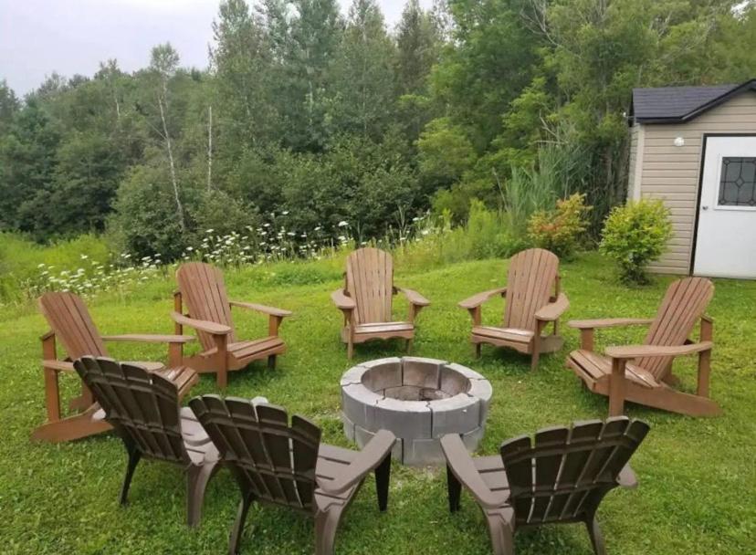 Condo Hotel Au Pied Du Mont Orford Exterior photo