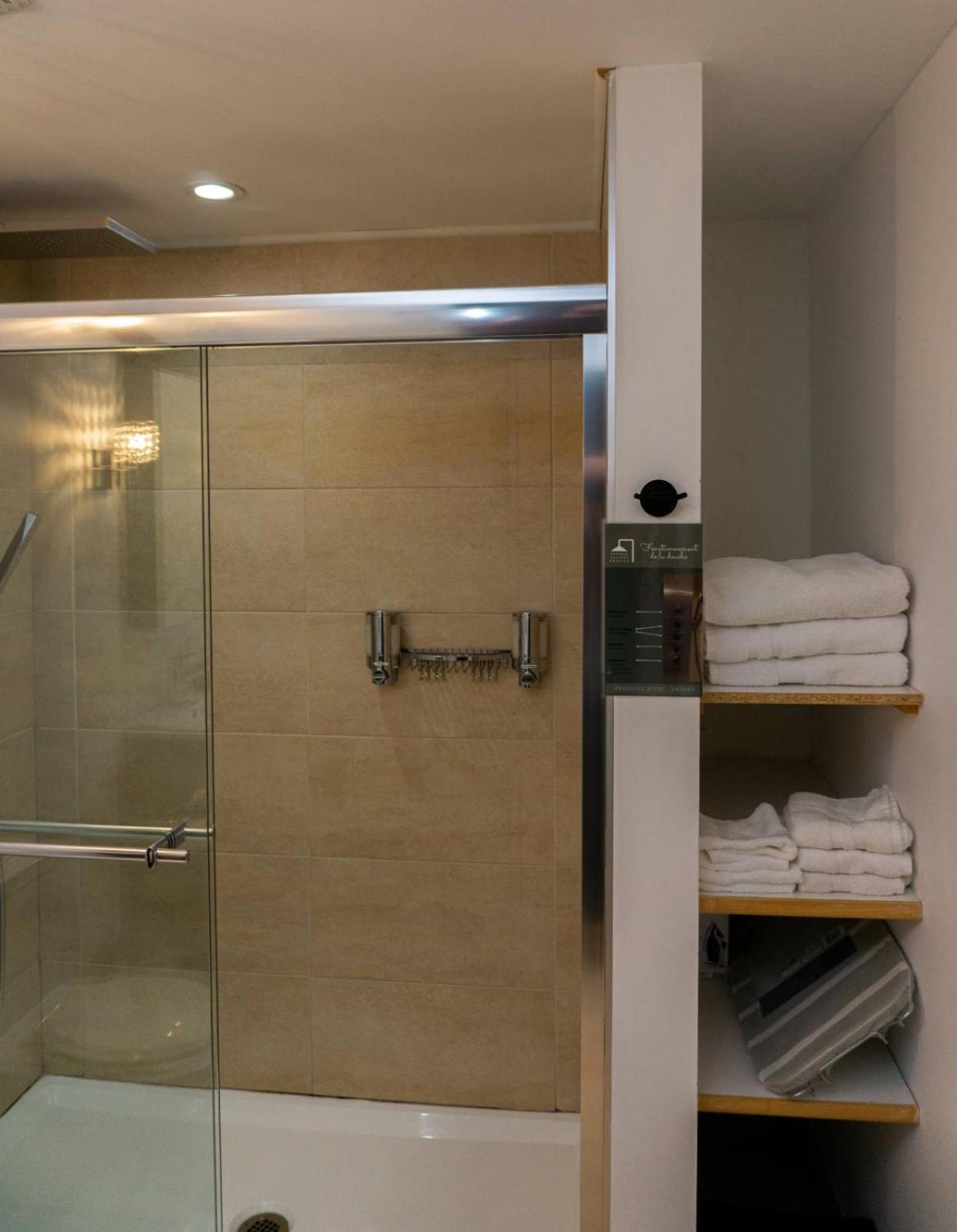 Condo Hotel Au Pied Du Mont Orford Room photo